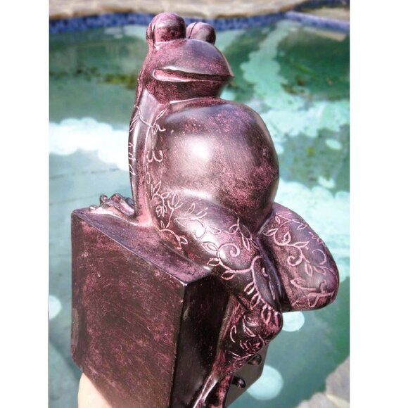 Whimsical Carved Stained Wood Reclining Frog with Carved Vines Sculpture - Picture 5 of 9